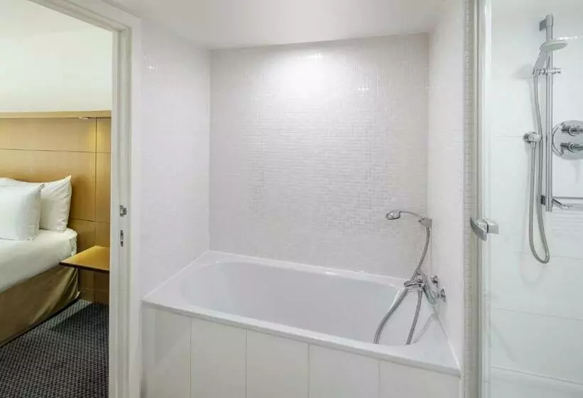 سوئیت با تخت بزرگ, Doubletree By Hilton  Manchester  Piccadilly