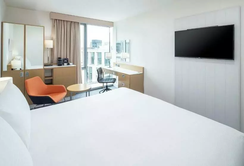 اتاق لوکس با تخت بزرگ, Doubletree By Hilton  Manchester  Piccadilly