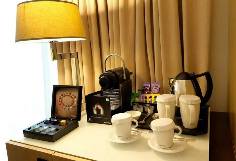 اتاق لوکس با تخت بزرگ, Doubletree By Hilton  Manchester  Piccadilly