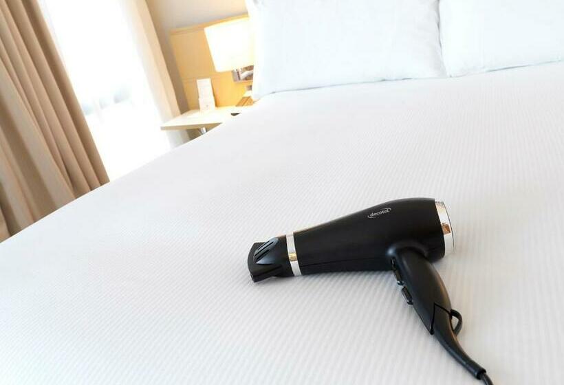 חדר סטנדרט מותאם לאדם עם מוגבלויות, Doubletree By Hilton  Manchester  Piccadilly