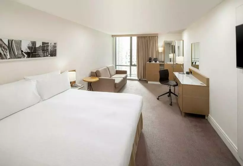 سوئیت جونیور با تخت بزرگ, Doubletree By Hilton  Manchester  Piccadilly