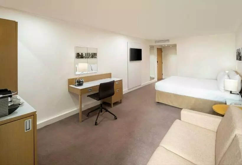 سوئیت جونیور با تخت بزرگ, Doubletree By Hilton  Manchester  Piccadilly