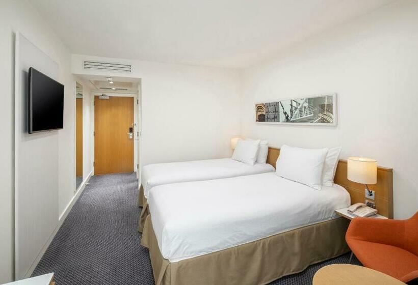 Номер Deluxe, Doubletree By Hilton  Manchester  Piccadilly