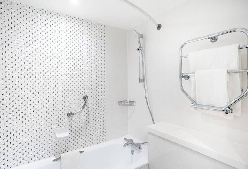 חדר סטנדרט, Holiday Inn London   Gatwick Airport, An Ihg