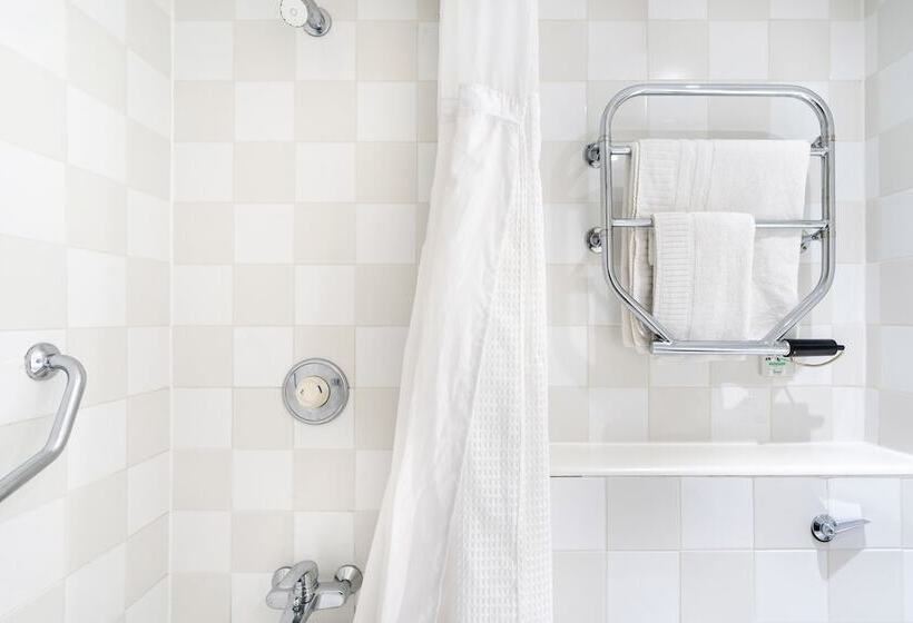 חדר סטנדרט, Holiday Inn London   Gatwick Airport, An Ihg