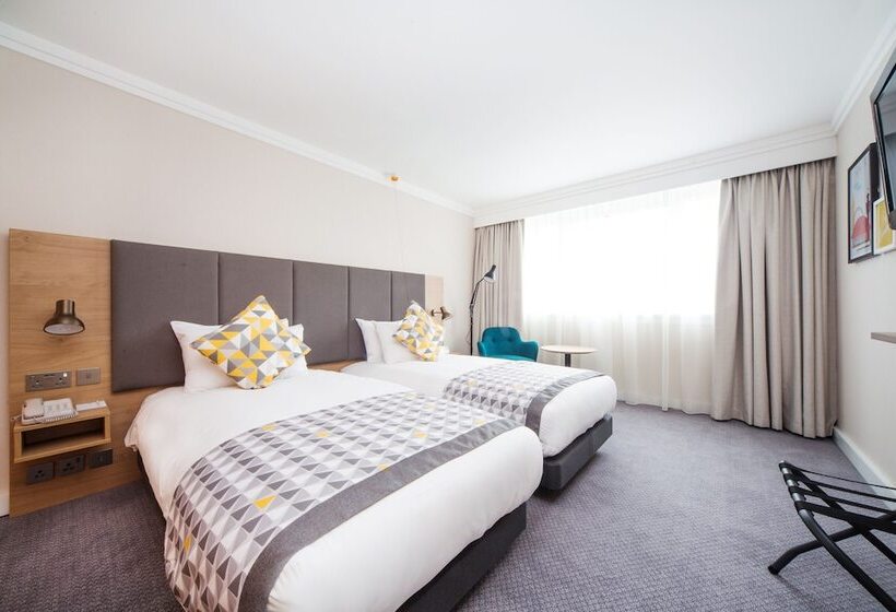 חדר סטנדרט, Holiday Inn London   Gatwick Airport, An Ihg