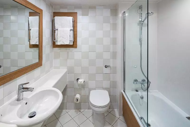 اتاق استاندارد, Holiday Inn London Gatwick Airport, An Ihg