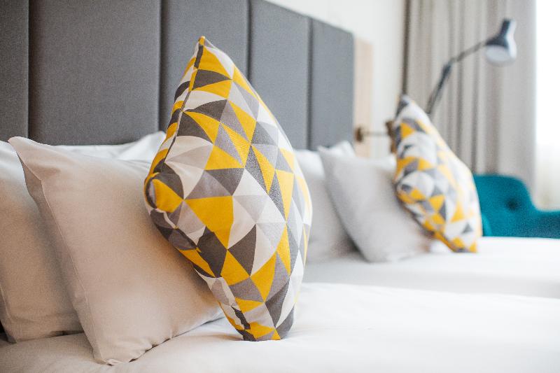 חדר סטנדרט עם מיטת קינג, Holiday Inn London   Gatwick Airport, An Ihg