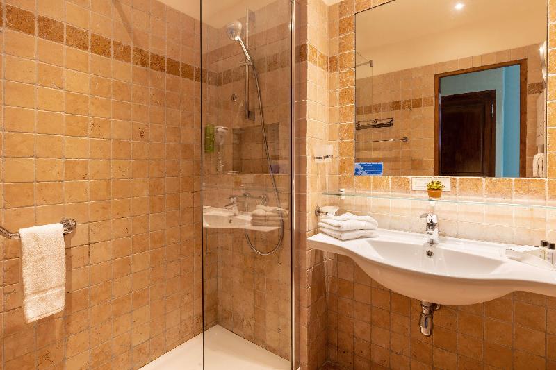 Comfort Room, La Bastide Du Calalou; Bw Signature Collection