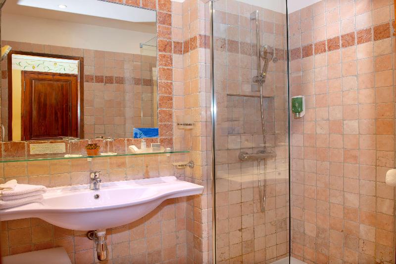 Comfort Room, La Bastide Du Calalou; Bw Signature Collection