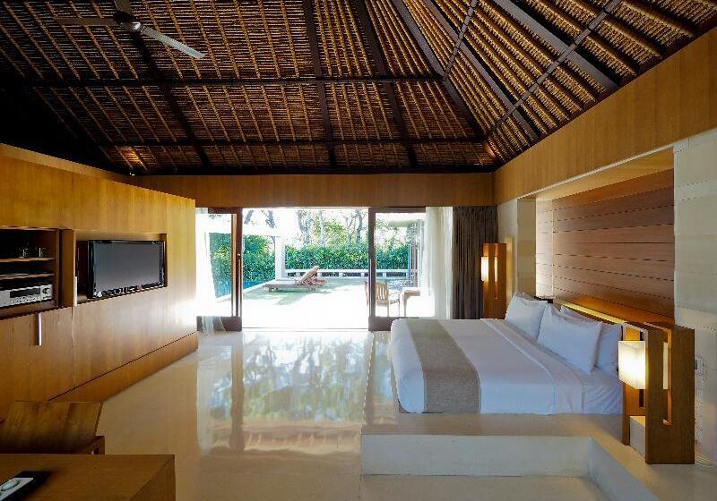 Deluxe Room King Size Bed