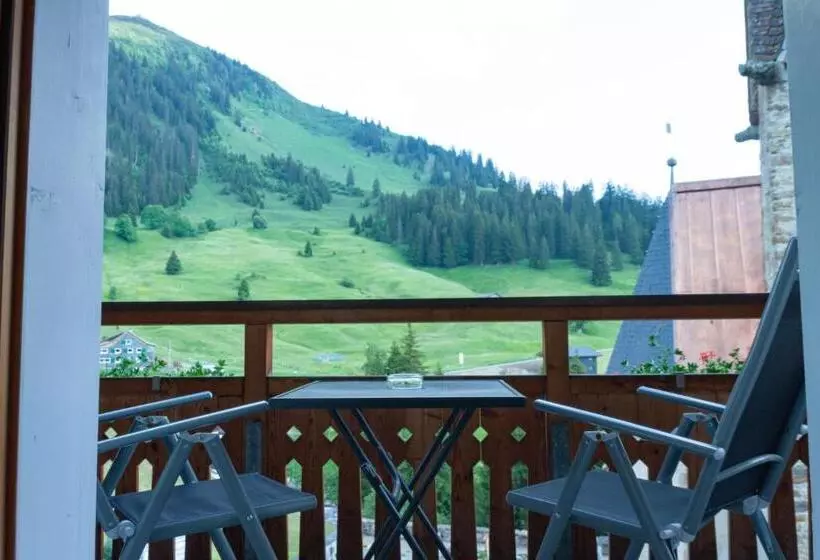 Standard-huone Parveke, Madrisajoch
