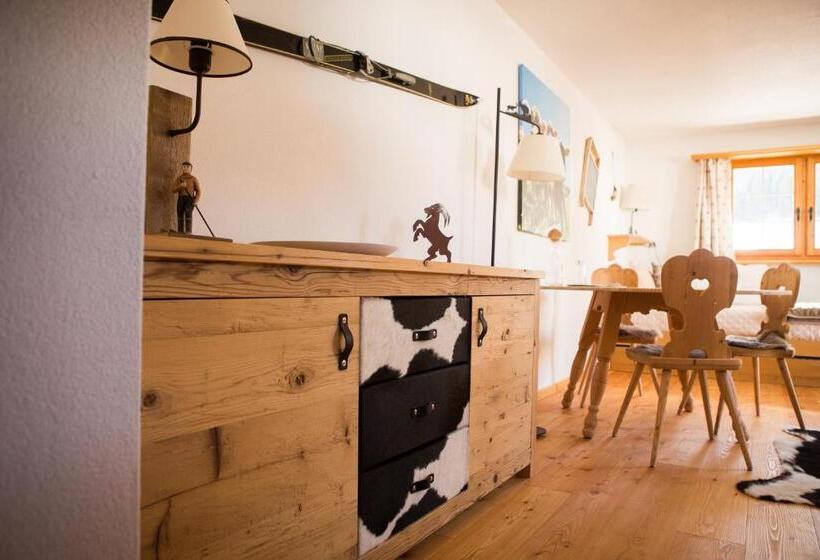 דירה בת חדר שינה 1 עם מרפסת, Madrisajoch