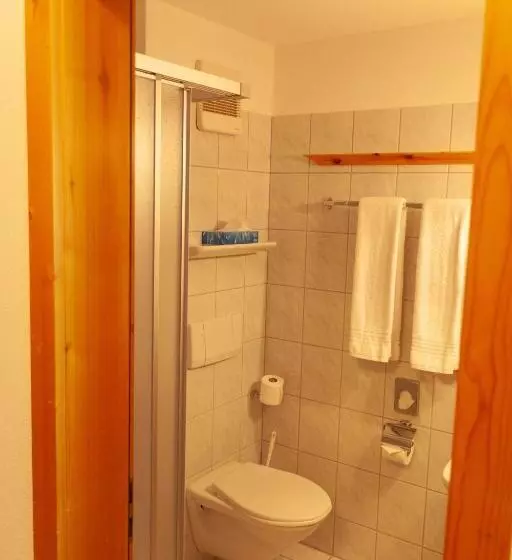 Standard-huone, Madrisajoch