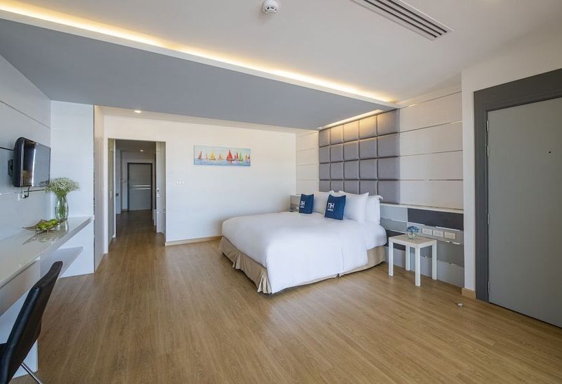سوئیت پریمیوم, NH Boat Lagoon Phuket Resort