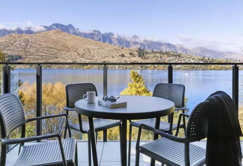 1 Bedroom Apartment Lake View, Oaks Queenstown Shores Resort