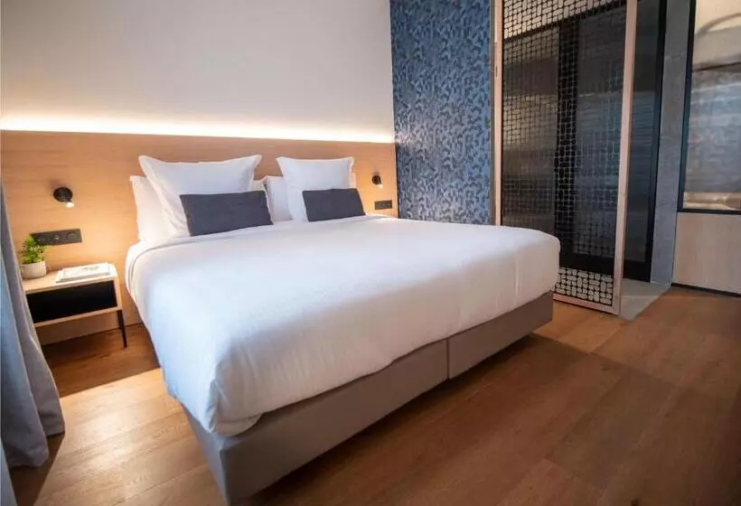 Premium-huone, Paxton Paris MLV