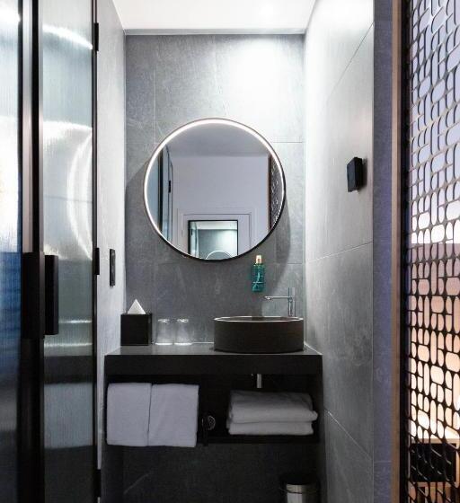 חדר פרמיום, Paxton Paris Mlv