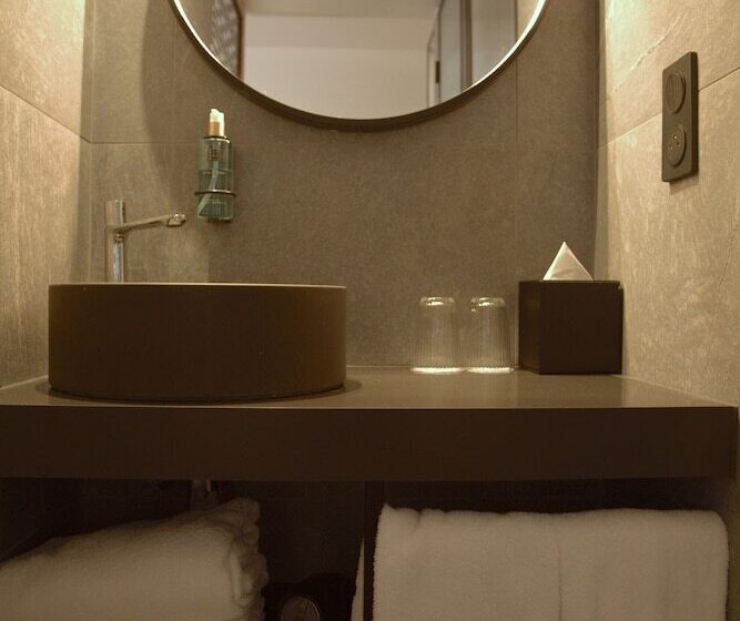 חדר פרמיום, Paxton Paris Mlv