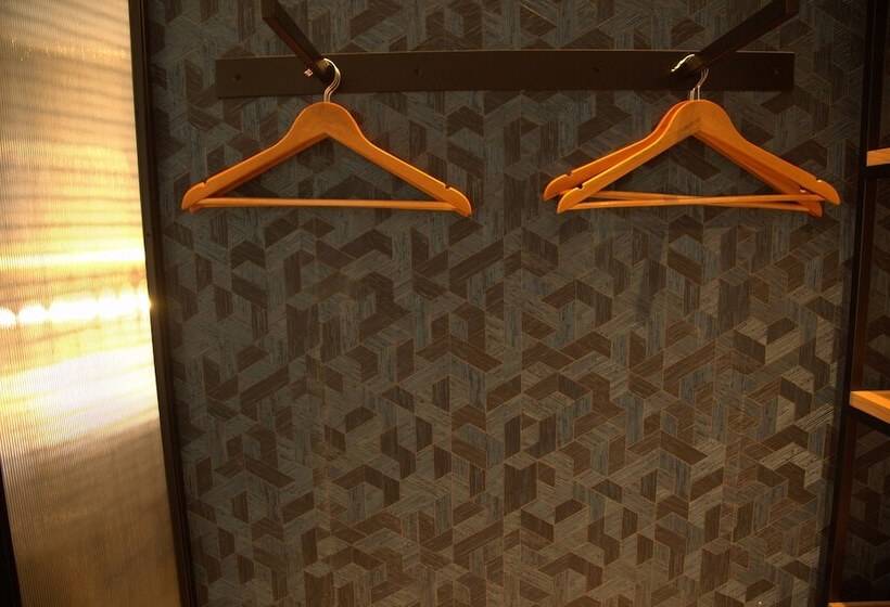 חדר פרמיום, Paxton Paris Mlv