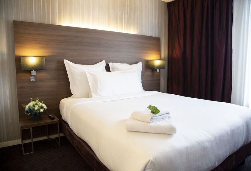 חדר אקזקיוטיב, Paxton Paris Mlv