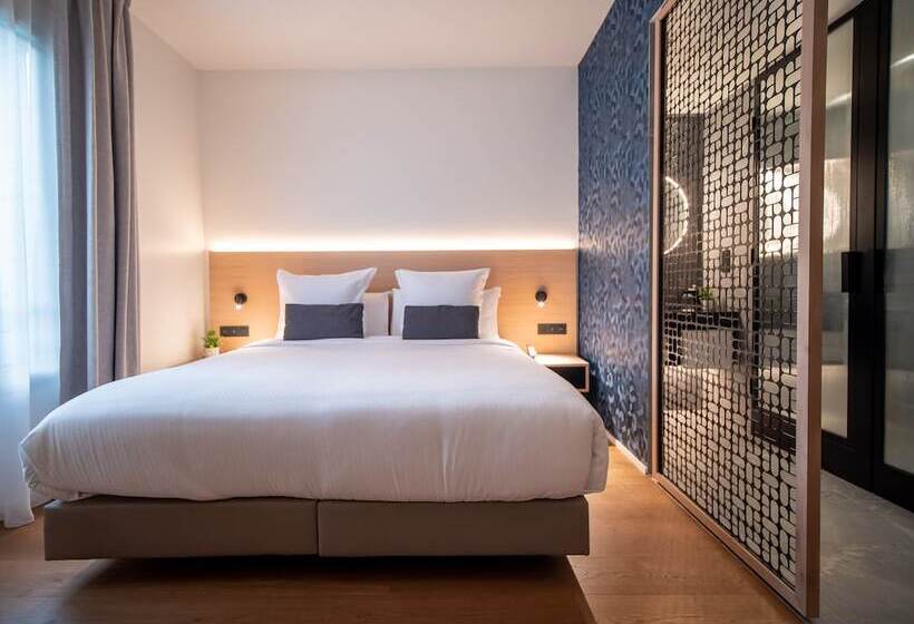 Номер Премиум, Paxton Paris Mlv