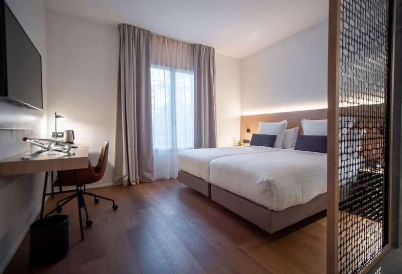 חדר פרמיום, Paxton Paris Mlv