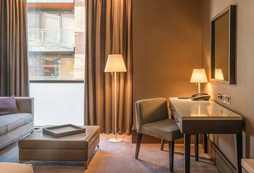 스탠다드 룸, Radisson Blu Royal Hotel Dublin