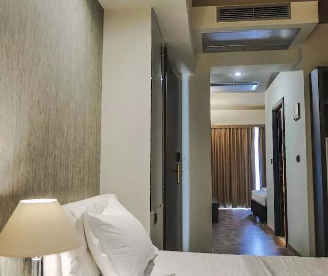 اتاق خانوادگی با چشمانداز دریا, Rapos Resort