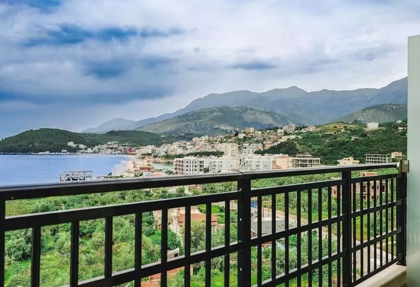 سوییت با چشمانداز دریا, Rapos Resort