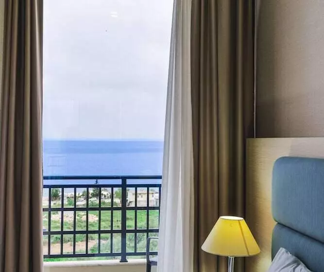 سوییت با چشمانداز دریا, Rapos Resort