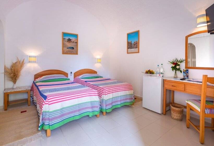 Номер Стандарт, Samira Club   Caters To Couples