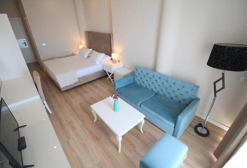 Standard Trippelrum med Balkong, Sejko