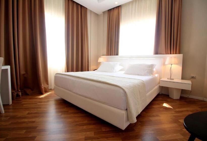 Standard Trippelrum, Sejko