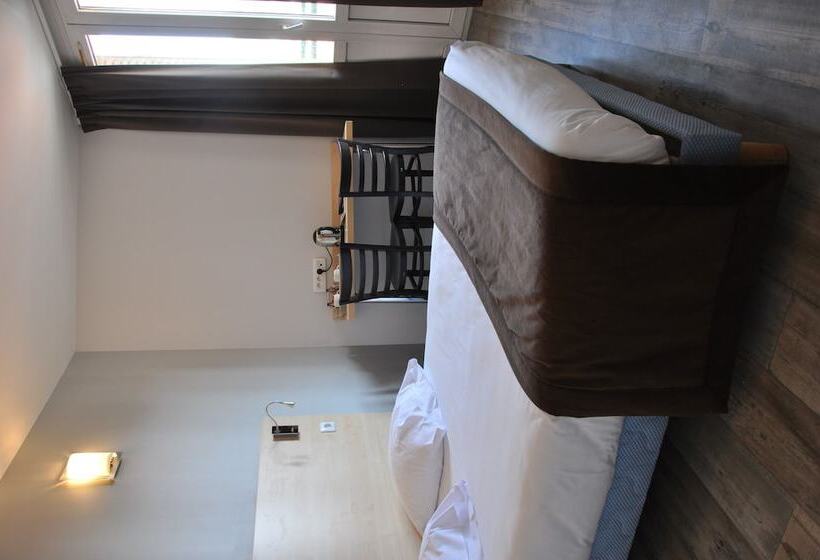 اتاق راحتی, Foch Nancy Gare