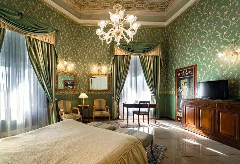 اتاق لوکس, Villa Romeo