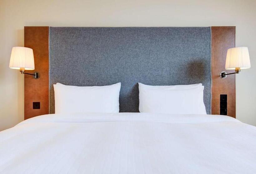 Номер Стандарт, Radisson Blu Waterfront Hotel, Jersey