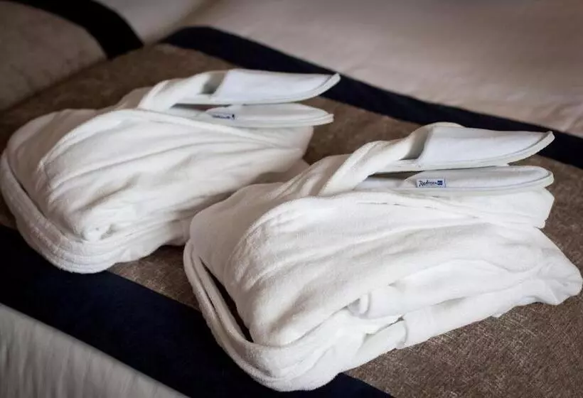 オーシャンビューのプレミアムルーム。, Radisson Blu Waterfront Hotel, Jersey