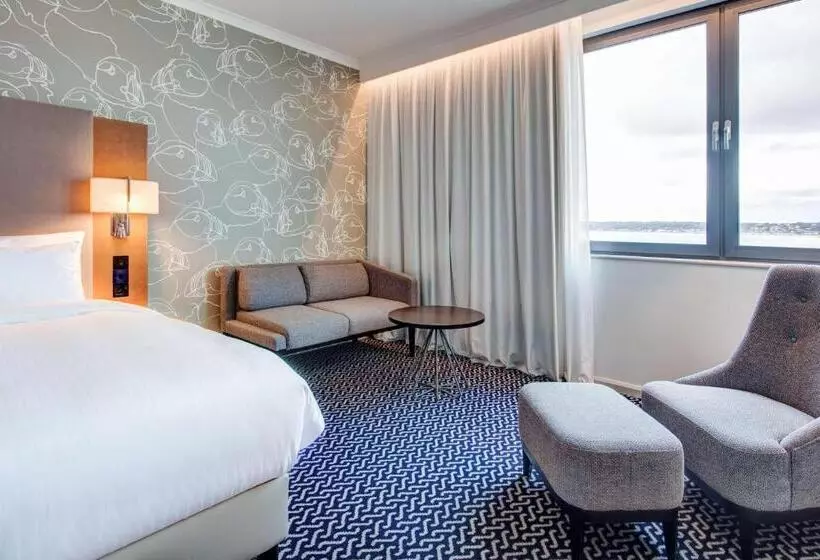 オーシャンビューのプレミアムルーム。, Radisson Blu Waterfront Hotel, Jersey