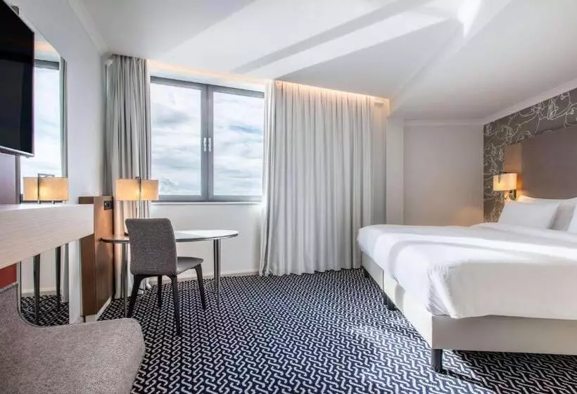 景色の見えるジュニアスイート, Radisson Blu Waterfront Hotel, Jersey