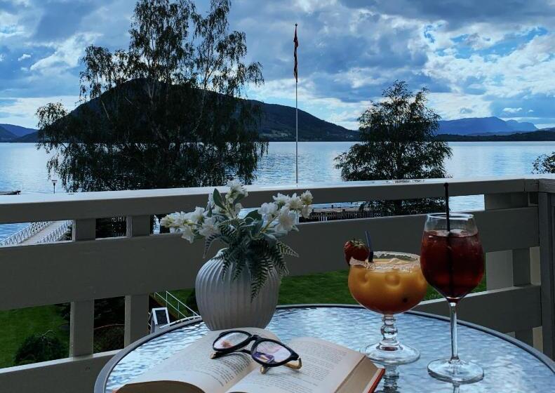 Номер Стандартный с Видом, Rosendal Fjordhotel