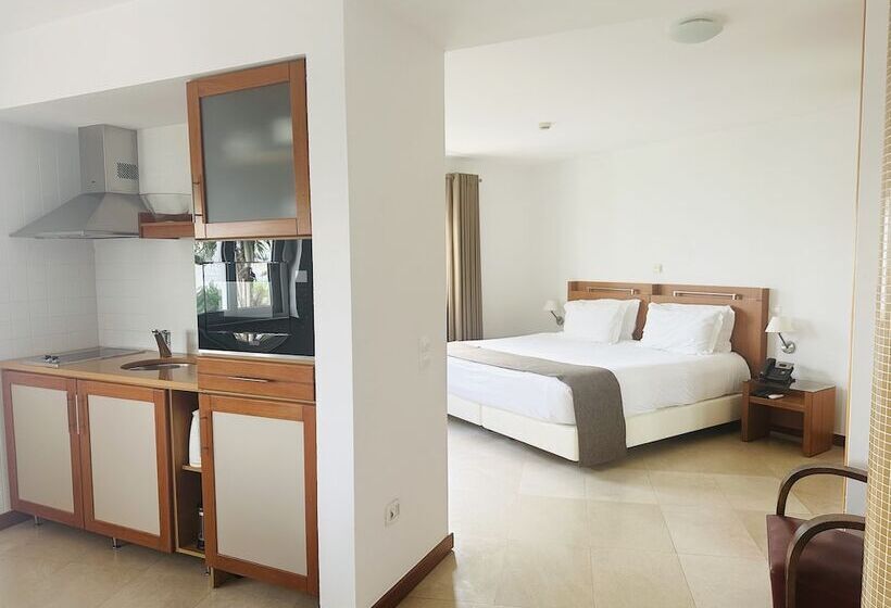 スタンダードスタジオ, Vila Luz