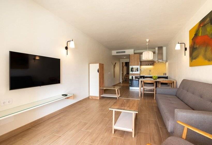 プールビューのスーペリアー１ベッドルームアパートメント, Vila Luz