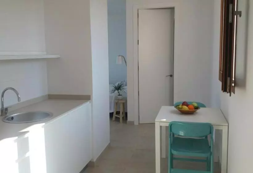 استودیوی لوکس, Apartamentos Villa Primera