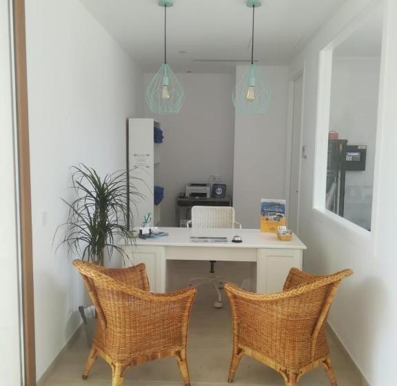 استودیوی لوکس, Apartamentos Villa Primera