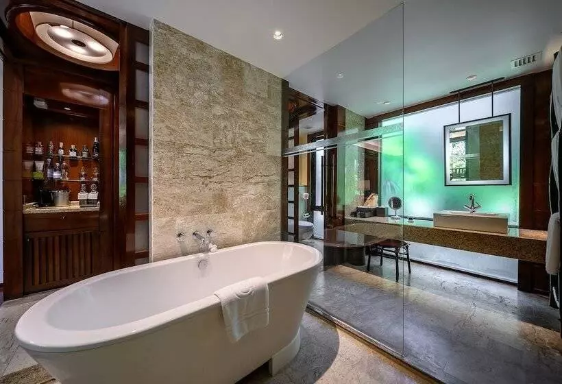 اتاق لوکس با چشم‌انداز دریا, Centara Grand Beach Resort & Villas Krabi