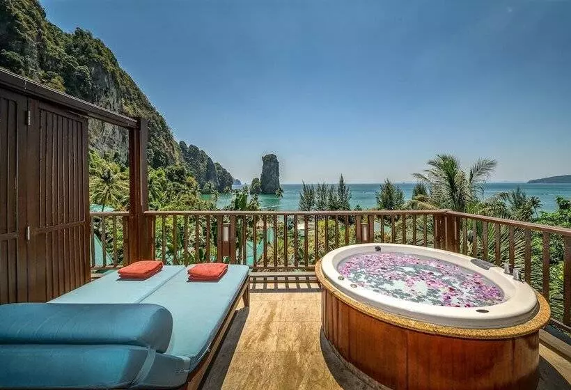 اتاق لوکس با چشم‌انداز دریا, Centara Grand Beach Resort & Villas Krabi