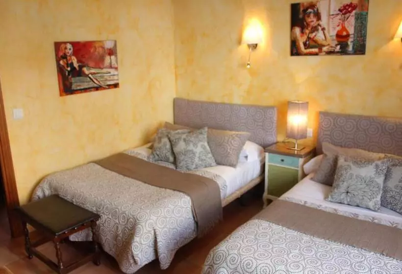 اتاق استاندارد سه نفره, Hostal Don Peque Adult Recommended