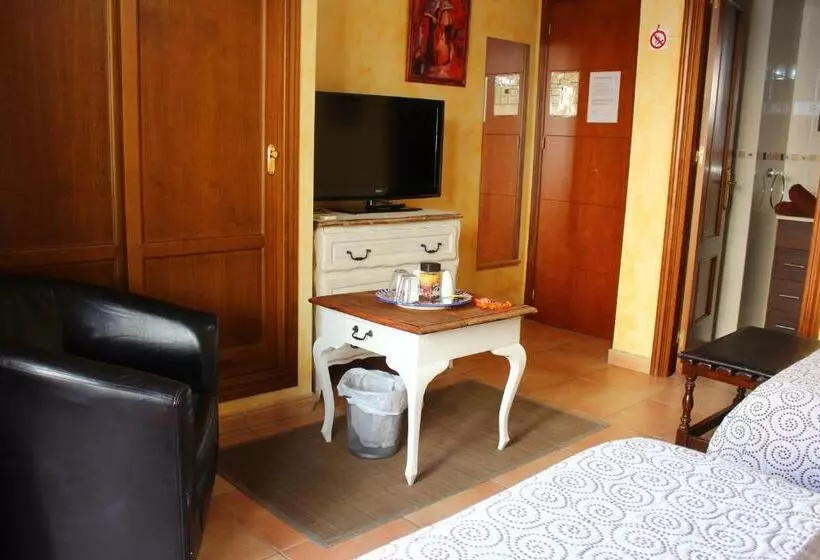 اتاق استاندارد سه نفره, Hostal Don Peque Adult Recommended