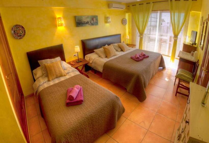 חדר סטנדרט לשלושה, Hostal Don Peque Adult Recommended